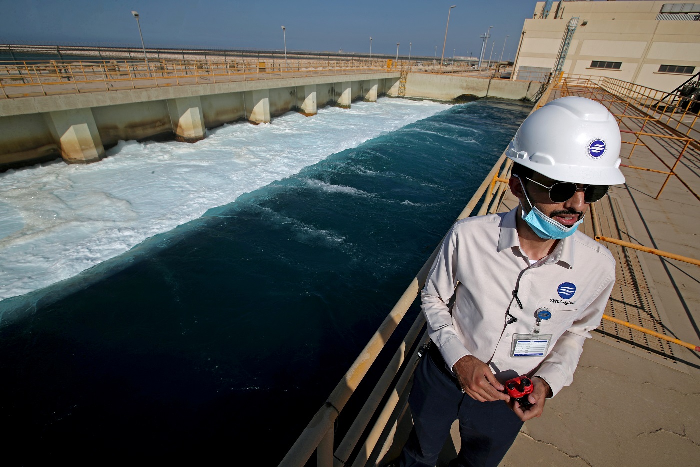 Desal_1_13_Oct_2020_Photo_by_Reuters_SAUDI-WATER-DESALINATION_%281%29.jpg
